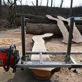 Symbolbild für Dienstleistung Holzbau, Holzgestaltung und Bau von Spielgeräten